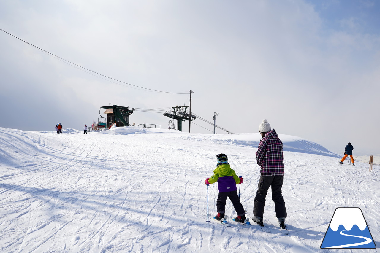 かもい岳スキー場 今シーズン限りでリフト営業休止を発表…。歴史と記憶に残る『聖地』に、浅川誠さんと鈴木彩乃さんがシュプールを刻む。
